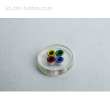 Botón transparente de color de cuatro agujeros
